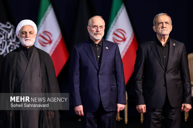 ادای احترام سران قوا