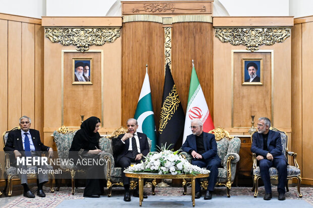 ورود میهمانان خارجی برای حضور در مراسم رهبر شهید انقلاب