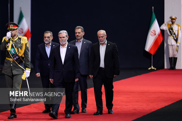 ادای احترام سران قوا