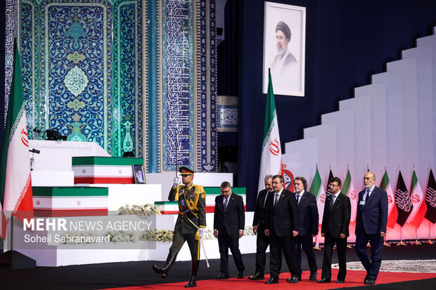 ادای احترام سران قوا