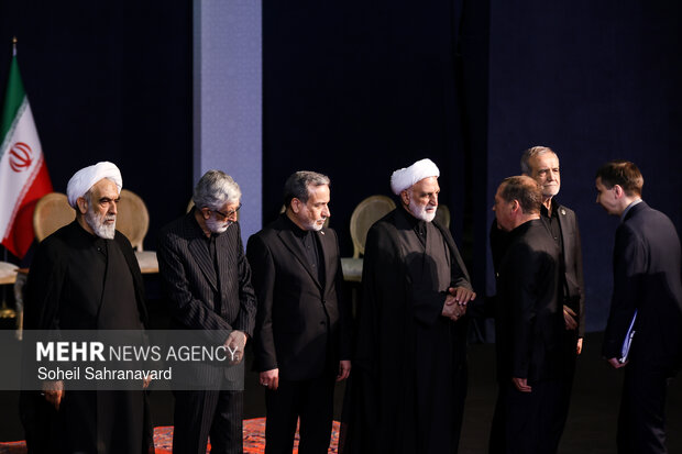 ادای احترام سران قوا