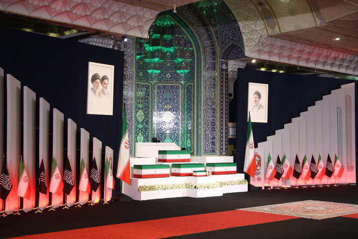 VIDEO: Prayers over Leader's coffin in Imam Ali Shrine