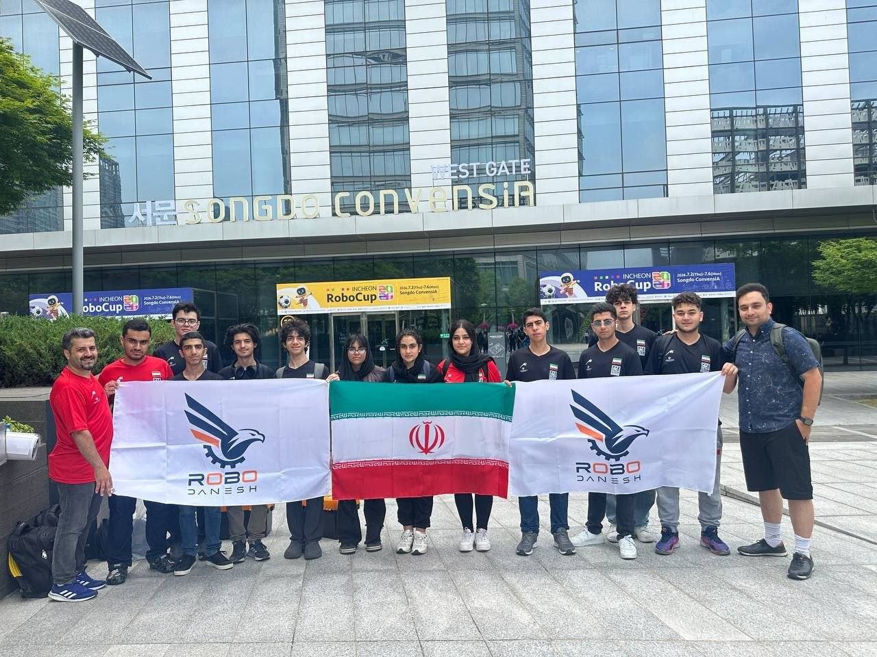 نمایندگان ایران در ربوکاپ ۲۰۲۶ با پیروزی قاطع ۱۰ بر صفر در برابر آمریکا به میدان رفتند – خبرگزاری مهر | اخبار ایران و جهان نمایندگان ایران در ربوکاپ ۲۰۲۶ با پیروزی قاطع ۱۰ بر صفر در برابر آمریکا به میدان رفتند – خبرگزاری مهر | اخبار ایران و جهان
