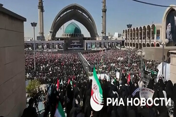 تصاویر رسانه روس از دومین روز مراسم وداع با رهبر شهید انقلاب+فیلم