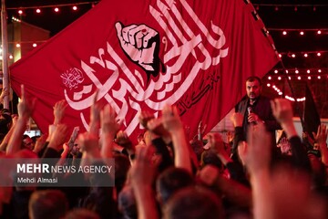 اهتزاز ۹ پرچم با عنوان «یا لثارات‌الحسین (ع)» در ۹ نقطه از شهر کرمان