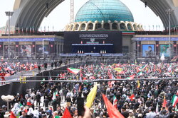پایان پاکسازی محوطه بیرونی مصلای تهران