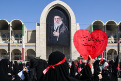 هم‌سفر با زائران آقای شهید ایران در دل شب