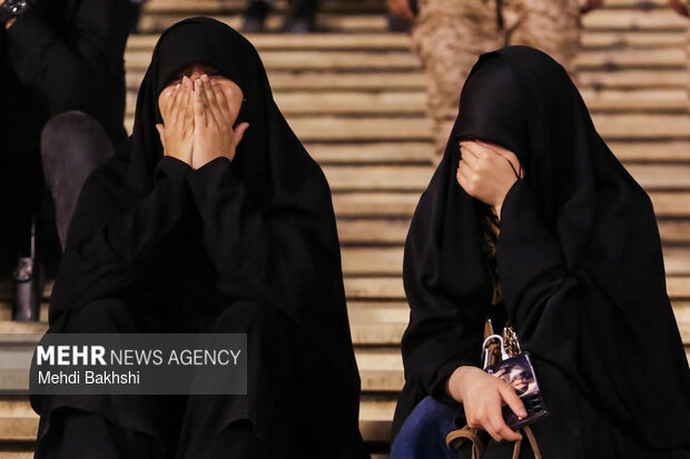 مصلای تهران پیش از آغاز مراسم وداع با رهبر شهید انقلاب