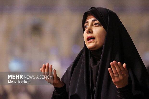 مصلای تهران پیش از آغاز مراسم وداع با رهبر شهید انقلاب