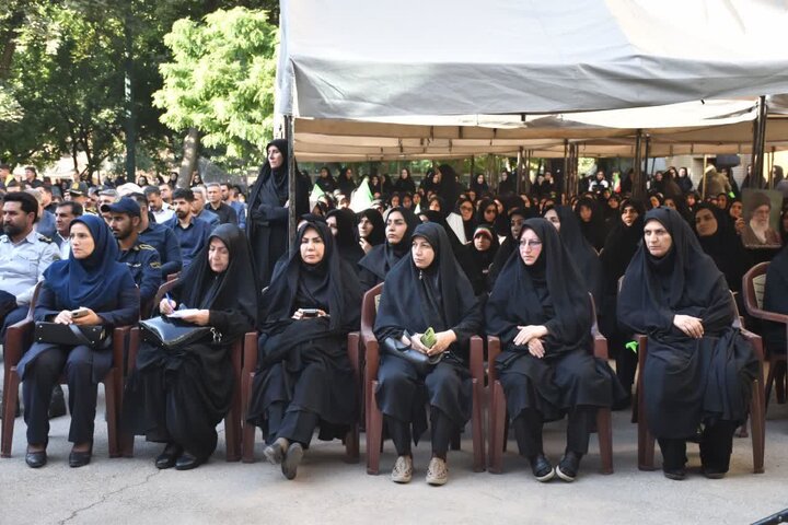 مراسم وداع با رهبر شهید در استانداری لرستان برگزار شد