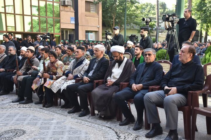 مراسم وداع با رهبر شهید در استانداری لرستان برگزار شد