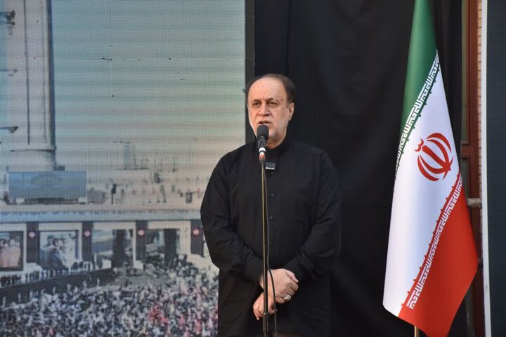مراسم وداع با رهبر شهید در استانداری لرستان برگزار شد