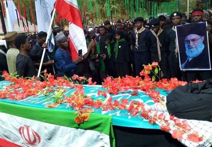تشییع نمادین پیکر رهبر شهید انقلاب اسلامی در نیجریه+ تصاویر