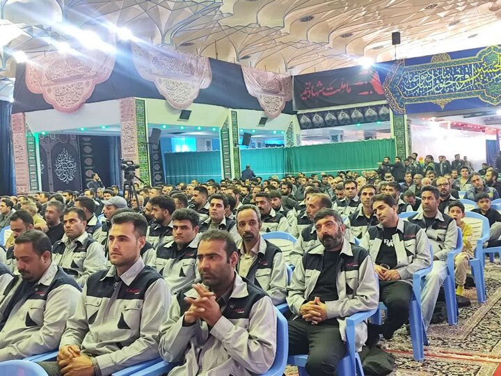 جامعه کار کرمان در مسیر تولید و آرمان های انقلاب اسلامی حرکت می کند