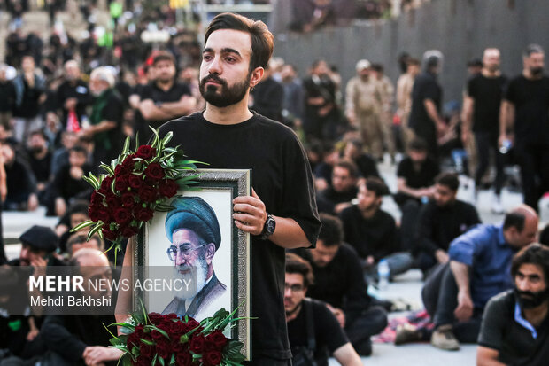 مراسم وداع با رهبر شهید انقلاب