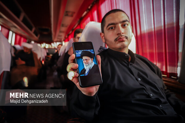 Pilgrims heading to Tehran’s Mosalla for Leader’s farewell
