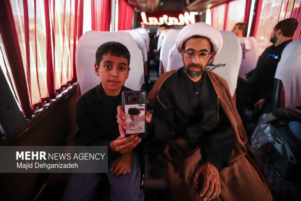 Pilgrims heading to Tehran’s Mosalla for Leader’s farewell
