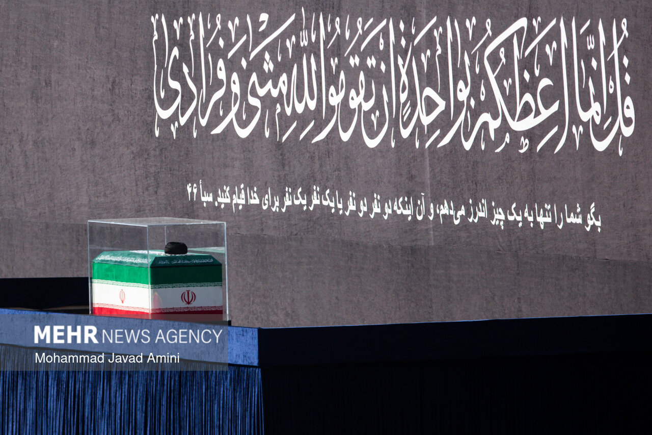 ۲۶۰۰ زائر از میناب برای وداع با رهبر شهید انقلاب راهی تهران شدند