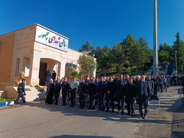 مراسم وداع با رهبر شهید در استانداری ایلام