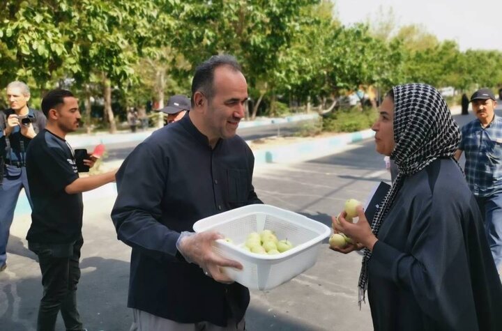 وقت تمام شد و من تمامی شما را دوست دارم