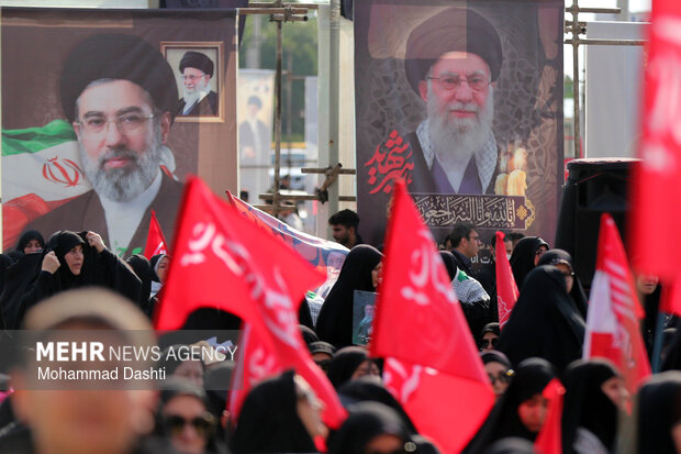 بدرقه کاروان دارالارشاد <a href='https://sayeb.ir/tag/%d8%a7%d8%b1%d8%af%d8%a8%db%8c%d9%84'></div>اردبیل</a> برای حضور در تشییع امام شهید
