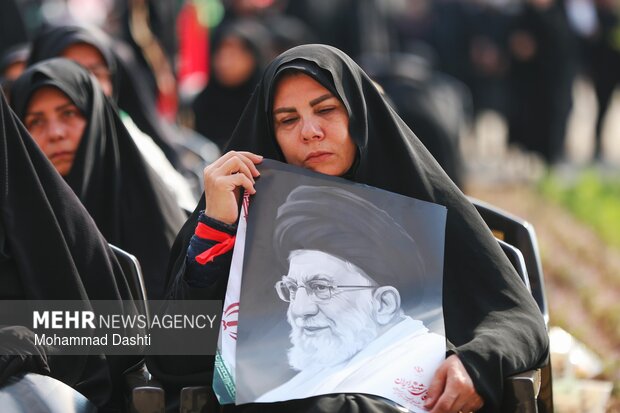 بدرقه کاروان دارالارشاد <a href='https://sayeb.ir/tag/%d8%a7%d8%b1%d8%af%d8%a8%db%8c%d9%84'></div>اردبیل</a> برای حضور در تشییع امام شهید