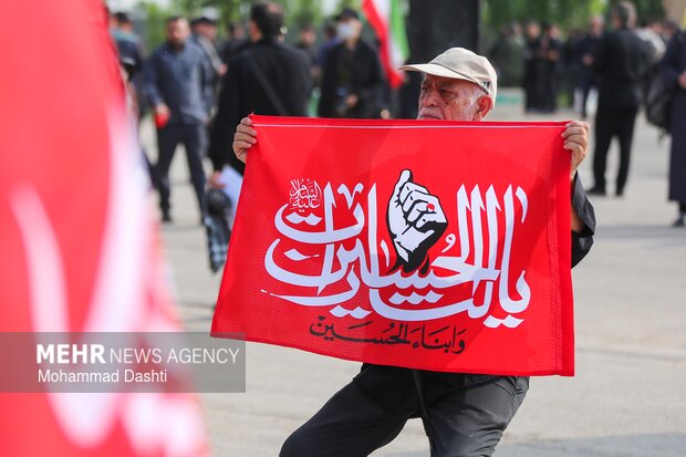 بدرقه کاروان دارالارشاد <a href='https://sayeb.ir/tag/%d8%a7%d8%b1%d8%af%d8%a8%db%8c%d9%84'></div>اردبیل</a> برای حضور در تشییع امام شهید