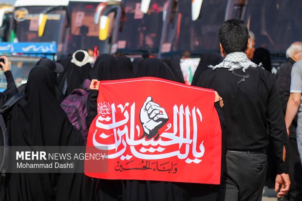 بدرقه کاروان دارالارشاد <a href='https://sayeb.ir/tag/%d8%a7%d8%b1%d8%af%d8%a8%db%8c%d9%84'></div>اردبیل</a> برای حضور در تشییع امام شهید