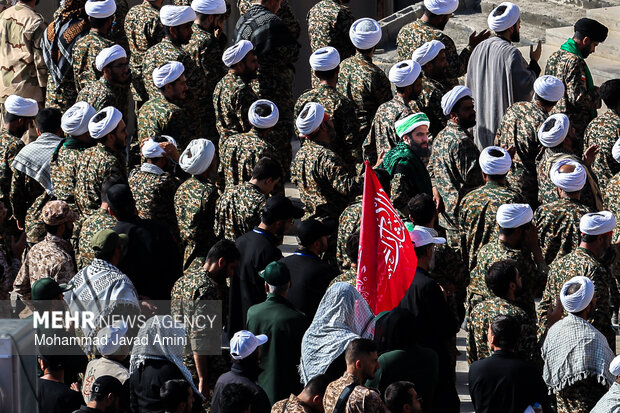 مراسم اقامه نماز بر پیکر «آقای شهید ایران»