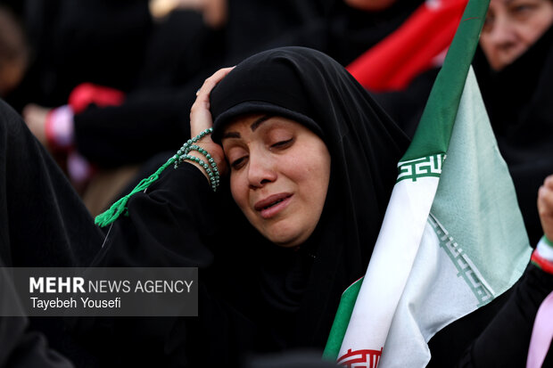 مراسم اقامه نماز بر پیکر «آقای شهید ایران»
