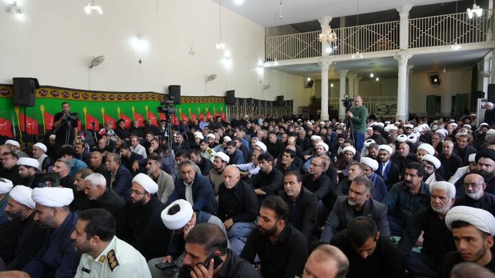 آیین وداع با آقای شهید ایران در حوزه علمیه کمالیه خرمآباد برگزار شد
