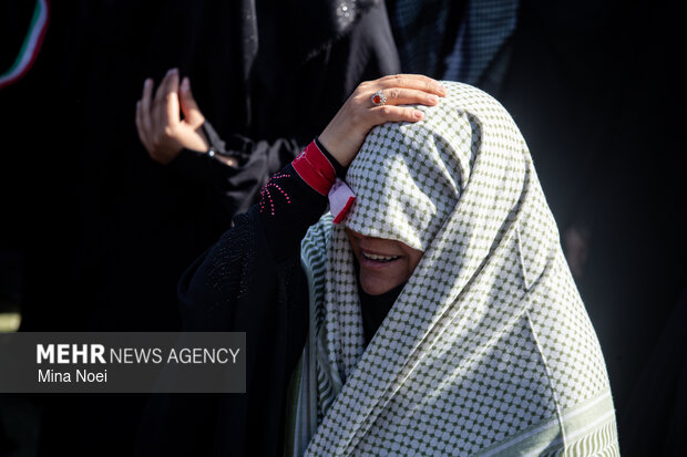 مراسم اقامه نماز بر پیکر «آقای شهید ایران»
