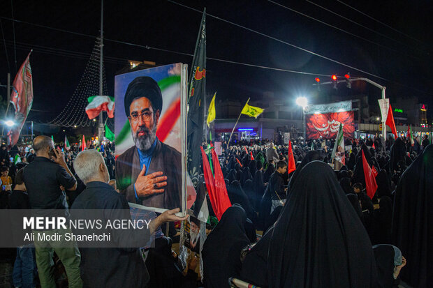 عزاداری مردم مشهد در آستانه تشییع «آقای شهید ایران»