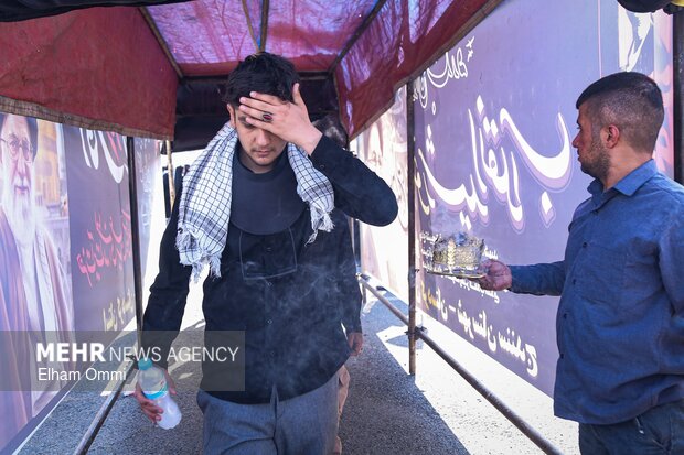 بدرقه کاروان کردستان برای شرکت در آیین تشییع رهبر شهید