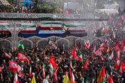 بەڕێکرانی چەند ملیۆن کەسیی تەرمی ڕێبەری شەهیدی ئێران