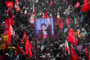 وداعا يا قائدنا الشهيد.. الملايين يشيعون جثمان الامام الخامنئي وافراد اسرته