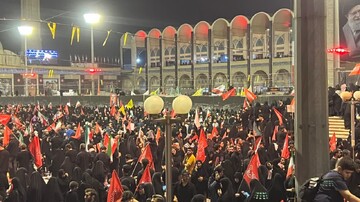 شکوه حضور مردم خمین در صد و بیست و هفتمین شب لبیک به فرمان رهبری