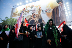 تهران یتیم شد