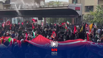 گزارش خبرنگار مهر از حضور پرشور مردم در میدان فردوسی