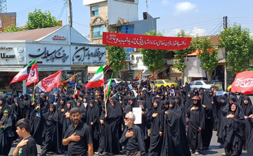 دسته عزاداری مردم صومعه‌ سرا
همزمان با آیین تشییع پیکر رهبر شهید