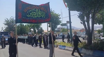 عزاداری خیابانی مردم چایپاره در سوگ «جان ایران»