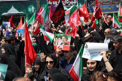 اجتماع بزرگ «قائد شهید امت» در میدان امام حسین(ع) اصفهان