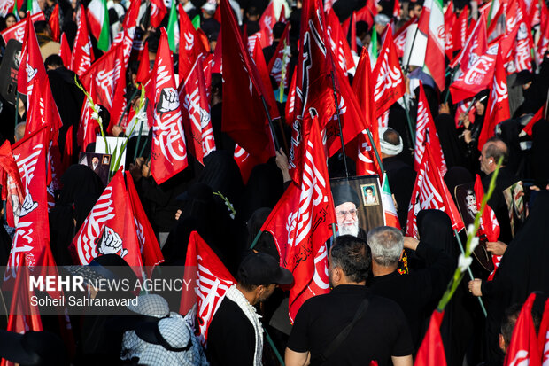 مراسم تشییع پیکر مطهر رهبر شهید انقلاب در تهران - ۱