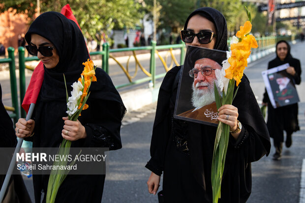مراسم تشییع پیکر مطهر رهبر شهید انقلاب در تهران - ۱