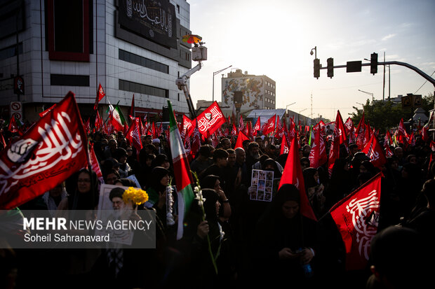 مراسم تشییع پیکر مطهر رهبر شهید انقلاب در تهران - ۱