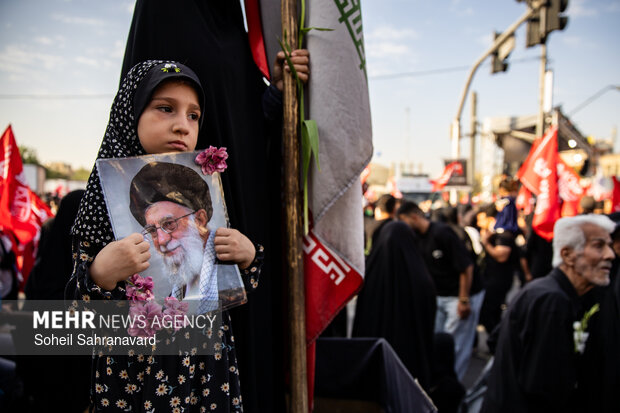 مراسم تشییع پیکر مطهر رهبر شهید انقلاب در تهران - ۱
