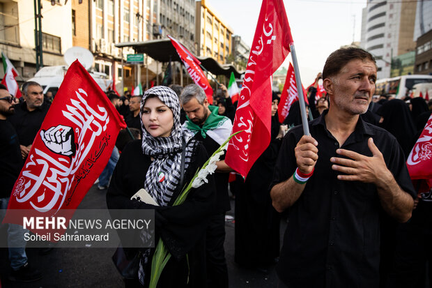 مراسم تشییع پیکر مطهر رهبر شهید انقلاب در تهران - ۱