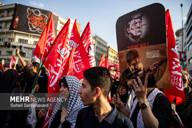 مراسم تشییع پیکر مطهر رهبر شهید انقلاب در تهران - ۱