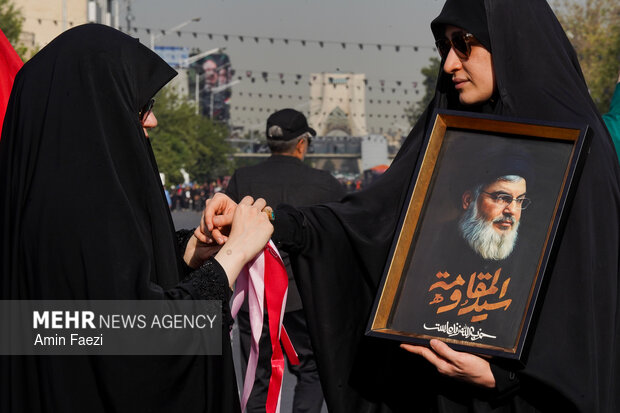 مراسم تشییع پیکر مطهر رهبر شهید انقلاب در تهران - 3