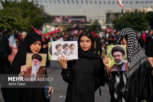 مراسم تشییع پیکر مطهر رهبر شهید انقلاب در تهران - 3